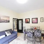 Elizabeth House Apartament Como